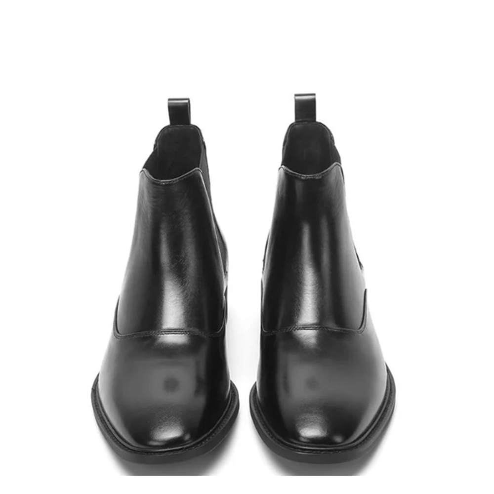 Black Classic Chelsea Boots – Premium Style & Comfort